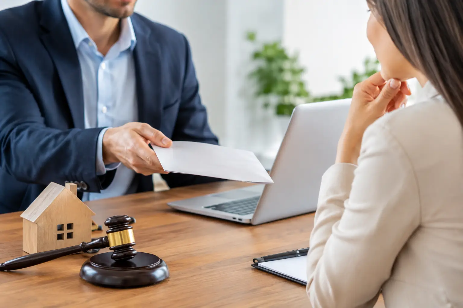 Can Vendors Accept Offers Before Auction?